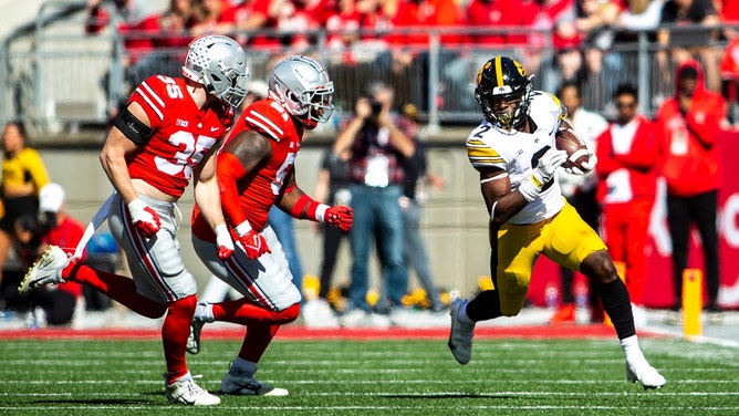 Fade the Washington Huskies with the Iowa Hawkeyes -2.5, per the Weekend Betting Guide. (Photo credit: Joseph Cress/Iowa City Press-Citizen-USA TODAY NETWORK via Imagn Images)