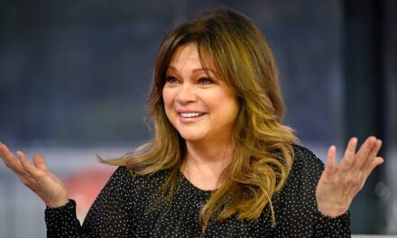 Valerie Bertinelli suffers nasty injury after falling off stage