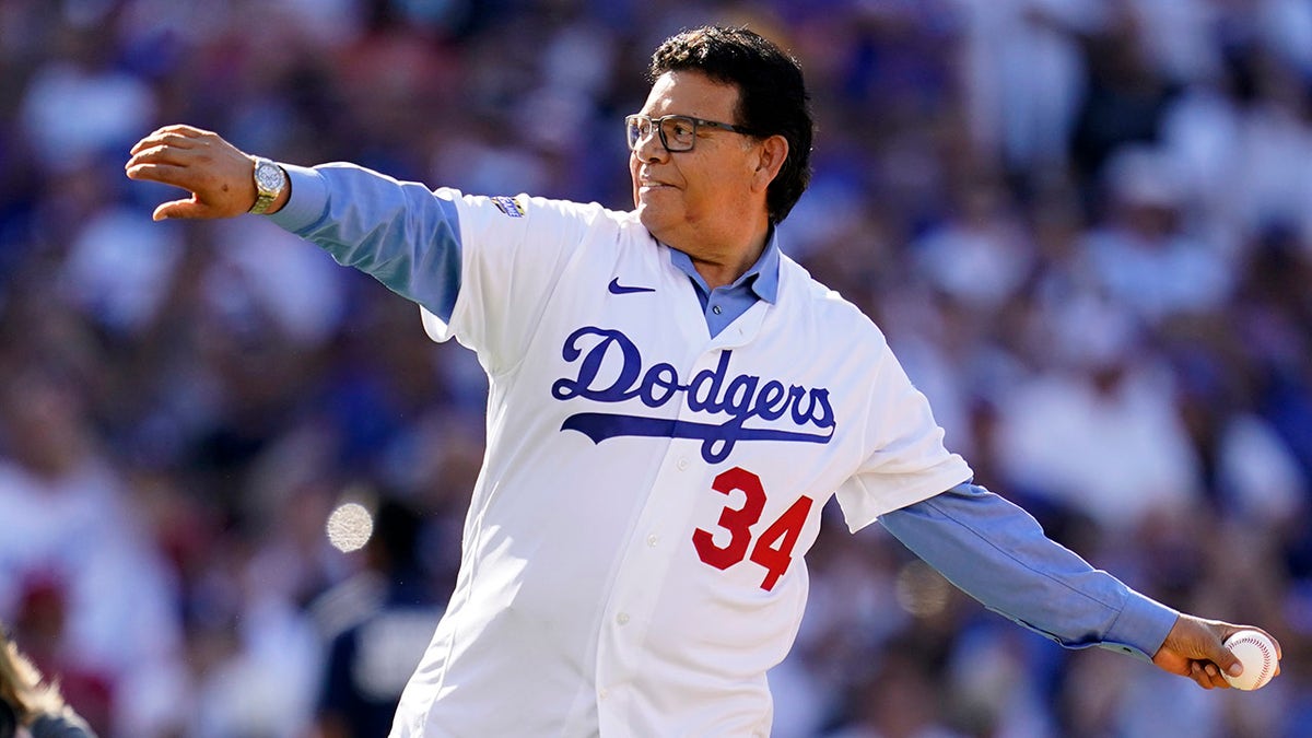 Fernando Valenzuela throws out first pitch