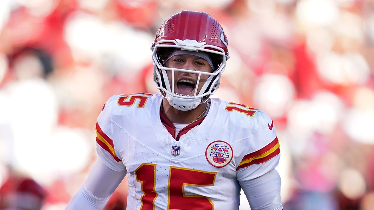 Patrick Mahomes celebrates touchdown