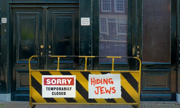 Anne Frank Museum Closed To Tourists As 1000 Jews Currently Hiding In Attic