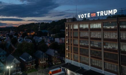 5,000 Partiers Expected at Free Upstate N.Y. Election Watch Party Under Massive ‘Vote for Trump’ Sign