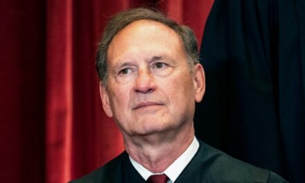 Justice Alito plans to remain on Supreme Court, resisting pressure to step aside: report