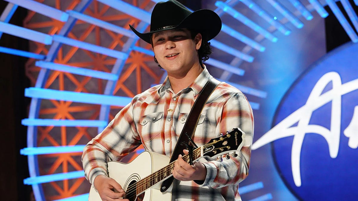 A photo of Caleb Kennedy on American Idol