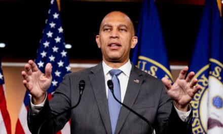 Hakeem Jeffries Re-Elected As House Democrat Leader