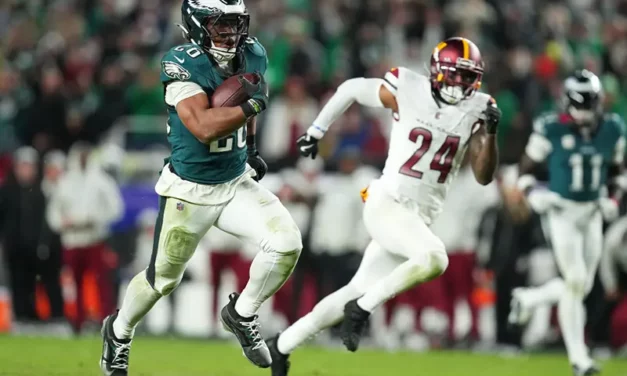 Fourth-quarter surge sends Eagles past Commanders