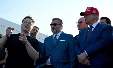 Trump Attends SpaceX Starship’s Latest Launch Alongside GOP Allies