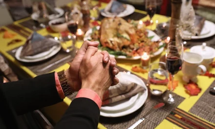 Poll Finds Many Expect Political Arguments At Thanksgiving