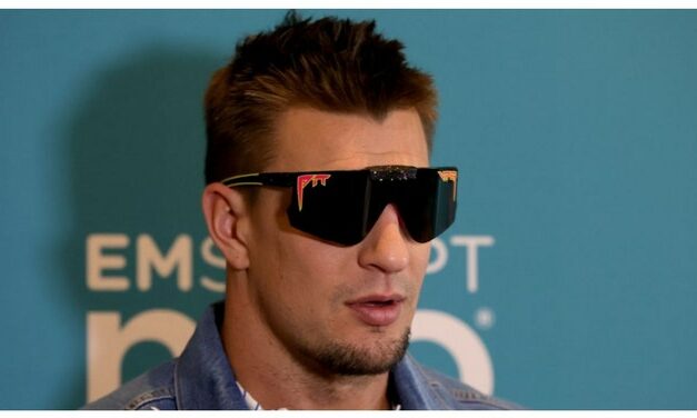 Rob Gronkowski Got Rich After Buying $69k Worth Of A Stock A Random Guy Building His House Suggested To Him