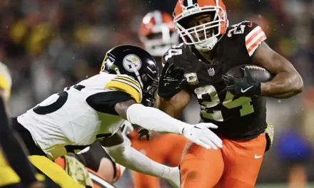 Nick Chubb runs for 2 TDs to help Browns rally past Steelers