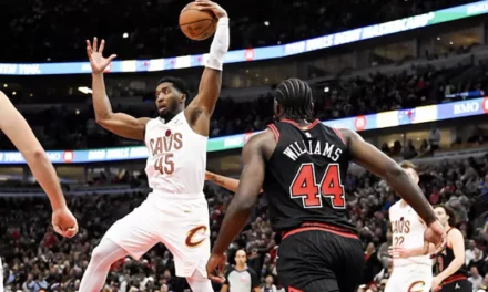 Cavs make it 12-0 with win over Bulls