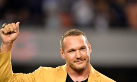 NFL Hall of Famer Brian Urlacher on Athletes Showing Support for Trump: ‘No One’s Scared Anymore’