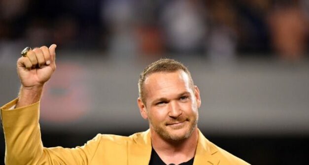 NFL Hall of Famer Brian Urlacher on Athletes Showing Support for Trump: ‘No One’s Scared Anymore’