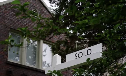 US existing home sales rebound in October