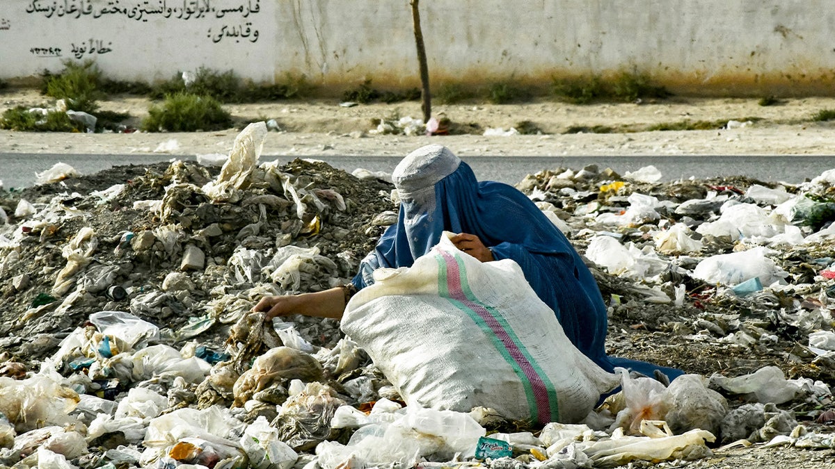 Afghanistan woman under Taliban rule