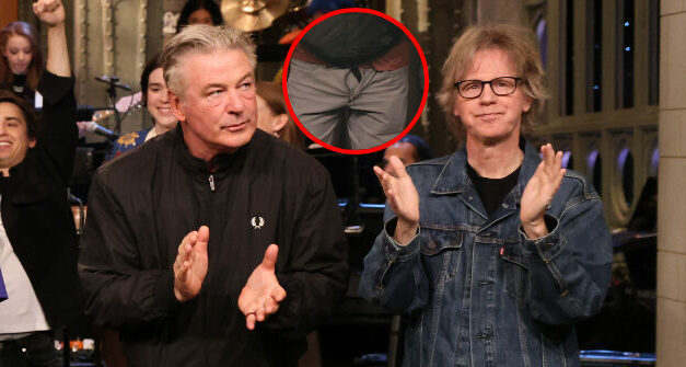 Alec Baldwin Torched over Unzipped Fly During ‘Saturday Night Live’: ‘Nobody Wants to See Your Geriatric Balls’