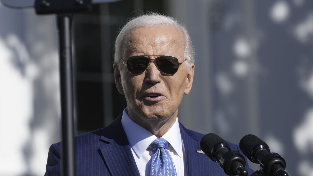 Biden speaks at White House for the turkey pardon