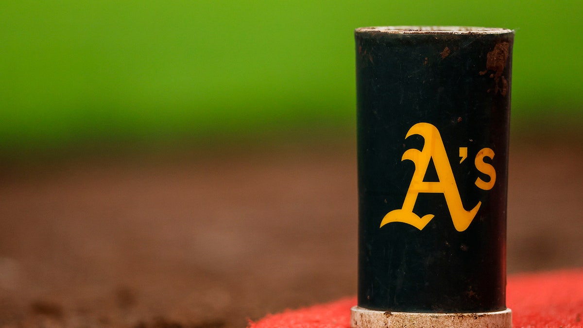 Athletics bat weight