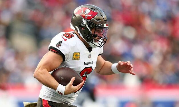 Bucs’ Baker Mayfield Put His Elite Hustle & Awareness On Display Against Giants