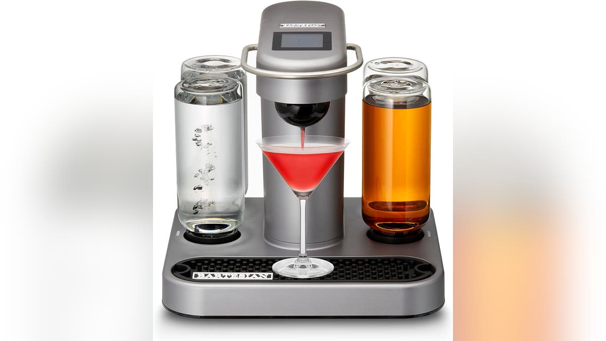 Mix perfect drinks every time with this mixer.