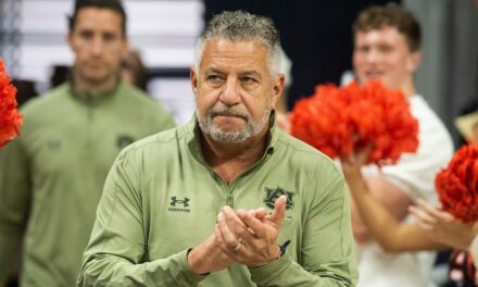 Auburn’s Bruce Pearl reveals his message to team after plane turned around due to players fighting