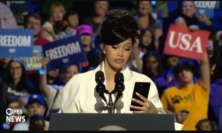 Rapper At Kamala Harris Rally Embarrasses Herself When The Teleprompter Breaks