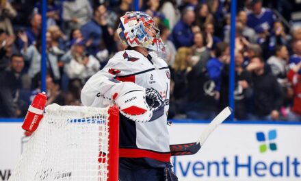 NHL goalie inexplicably puts lead goal in own net