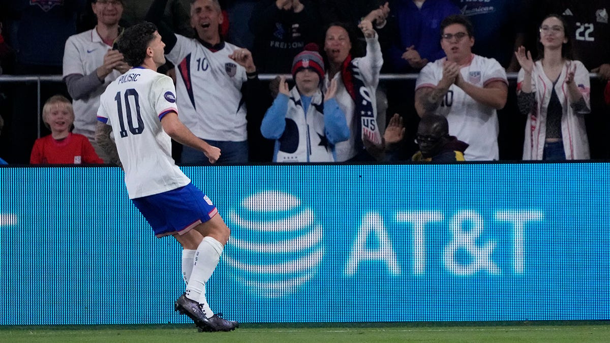 Christian Pulisic celebrates