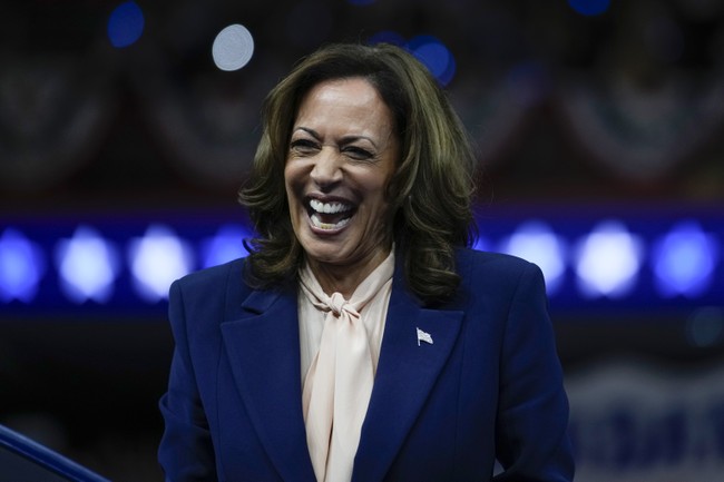 Ok, THIS Is Just RIDICULOUSLY Pathetic: Kamala BUSTED Faking a Phone Call With a Supposed Voter (Watch)