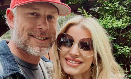 Jessica Simpson sparks divorce rumors with cryptic post