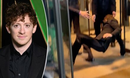 ‘Wicked’ star slips and falls during London premiere