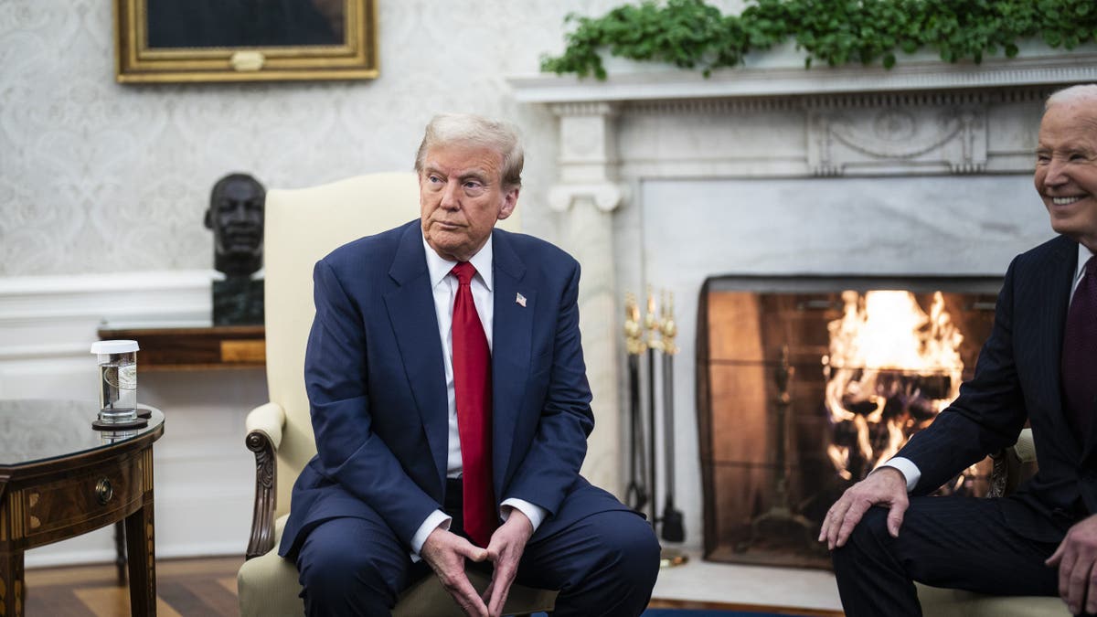 Trump with Biden in Oval Office