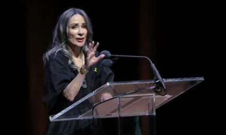 Patricia Heaton calls on Christians to fight against antisemitism, October 7 ‘denialism,’ at awards show