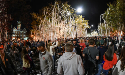 With Little To Celebrate For Football, Auburn Students Roll Toomer’s Corner After Donald Trump Wins Election