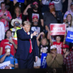 Trump, Harris Duel in the Desert With Last-Pitch Rallies in Battleground Nevada