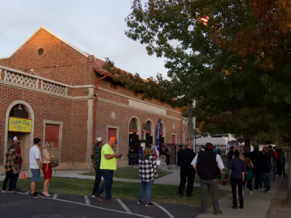 Some California voters waited for up to two hours to cast their ballot at a Merced polling location in the state's Central Valley. (Travis Gillmore/The Epoch Times)