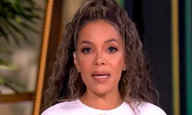 Watch: They made Sunny Hostin read a THIRD legal note over horrible comments about Trump officials