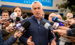 Right-Wing Populist Surprises in Romanian Presidential Election, Appears Set to Enter Runoff