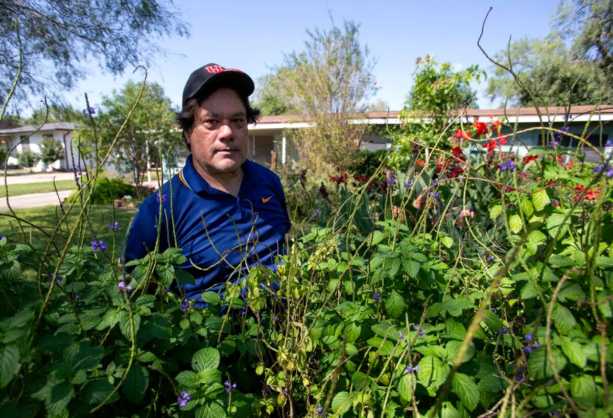 Juan Gutierrez, a longtime Democrat, does yard work in Harlingen, Texas, on Nov. 10, 2024. (Bobby Sanchez for The Epoch Times)