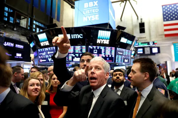 Liberty Oilfield Services Inc. CEO Chris Wright on the floor of the New York Stock Exchange on Jan. 12, 2018. (Lucas Jackson/Reuters)