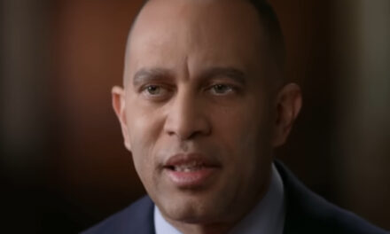 JUST IN: Hakeem Jeffries Claims Democrats Received Bomb Threats on Thanksgiving Signed with “MAGA”