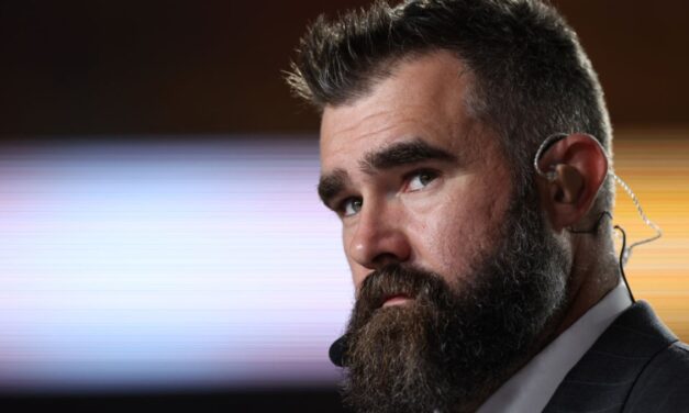 Jason Kelce Verbally Attacked By An Unhinged, Autograph-Seeking Lunatic