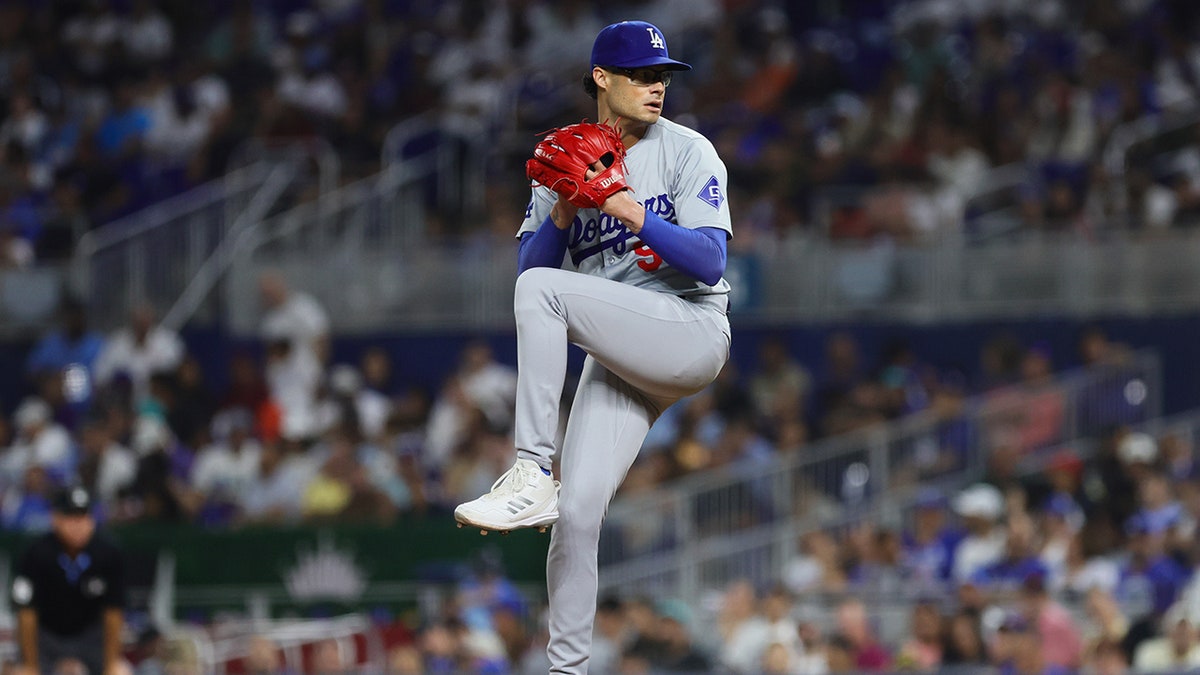 Joe Kelly throws a pitch