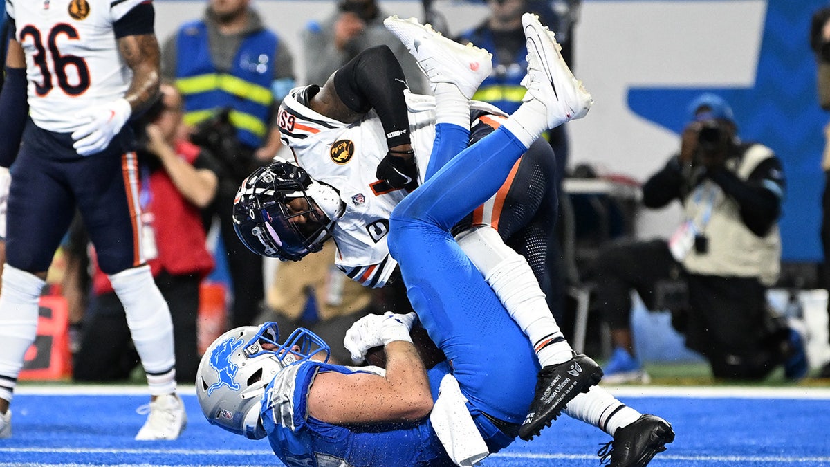 Detroit Lions tight end Sam LaPorta catches touchdown