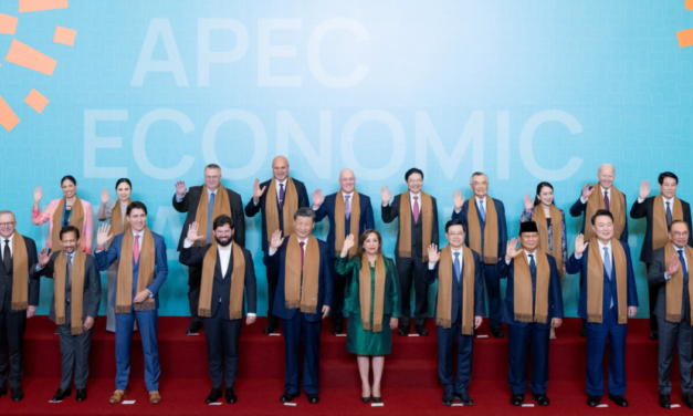 Joe Biden Humilated During APEC Photo, Relagated to Back Corner as China’s Xi Jinping Takes Center Stage