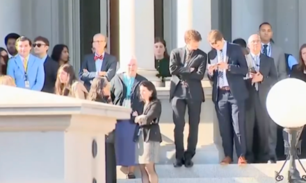 MUST SEE: Biden Staffers Flock Out of Offices to Get a Glimpse of President Trump as He Arrives to White House (VIDEO)