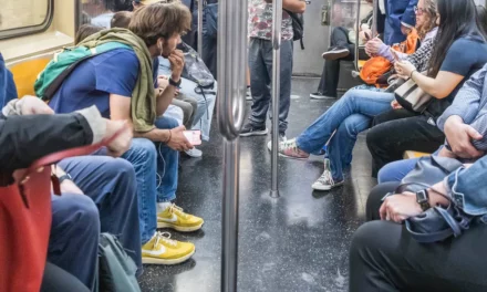 Subway rider fights back after ‘much bigger’ passenger slaps him in face, sends his glasses flying