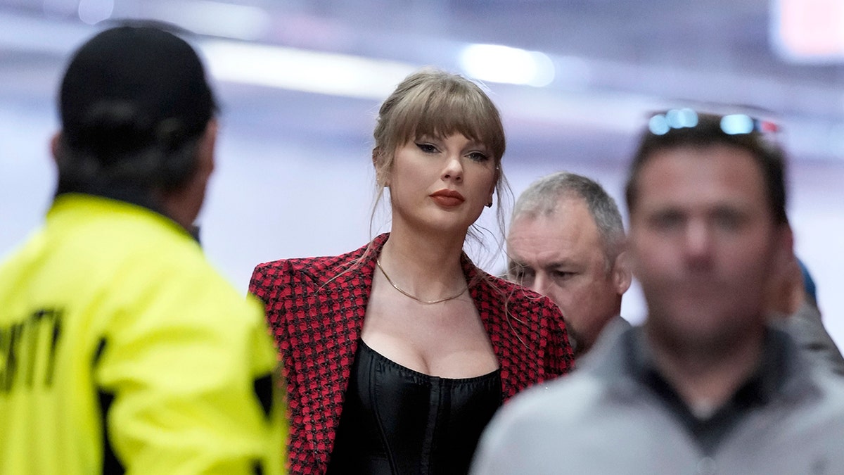 Taylor Swift walks