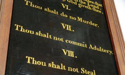 Federal Judge Temporarily Blocks Louisiana Law Mandating Ten Commandments in Public Classrooms