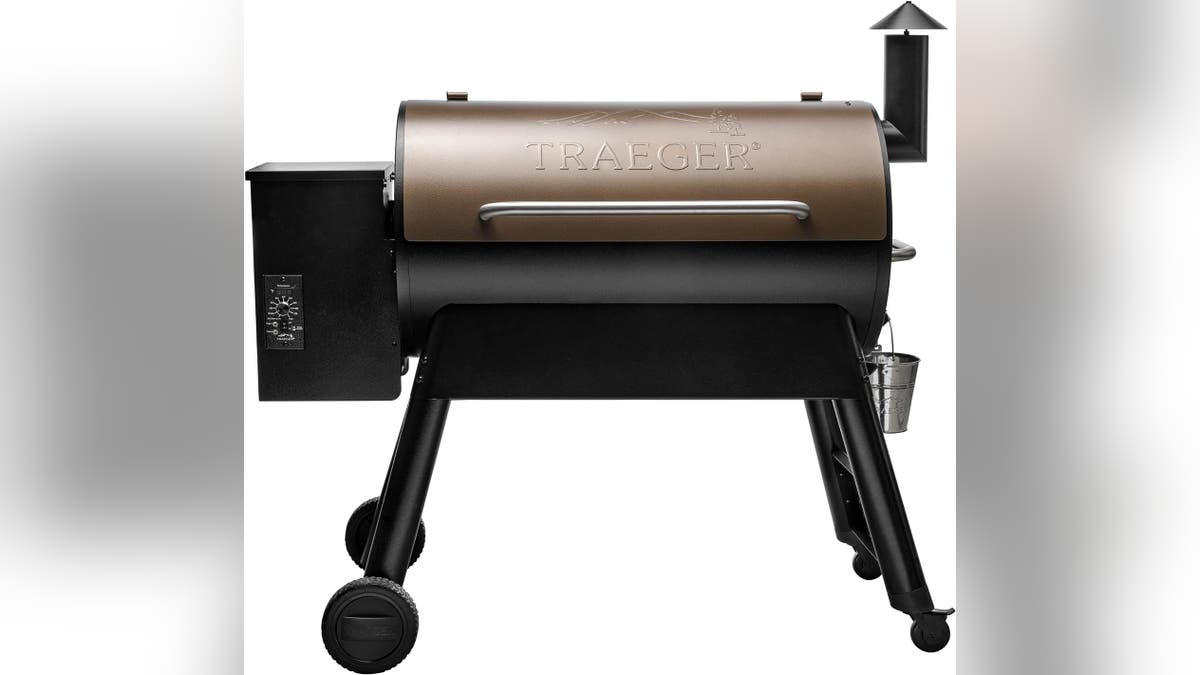 Smoke your turkey this year with the help of this pellet grill.